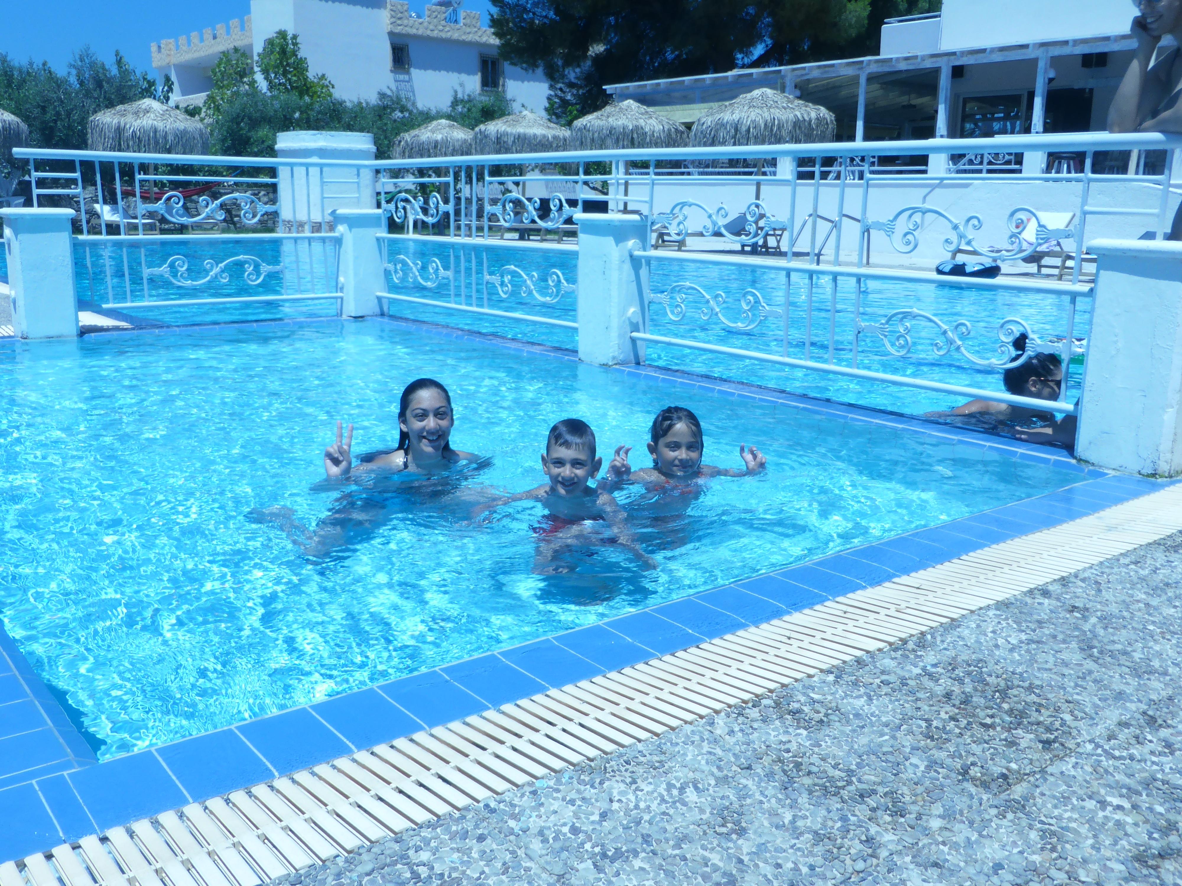 Blue Nest Hotel Тигаки Экстерьер фото